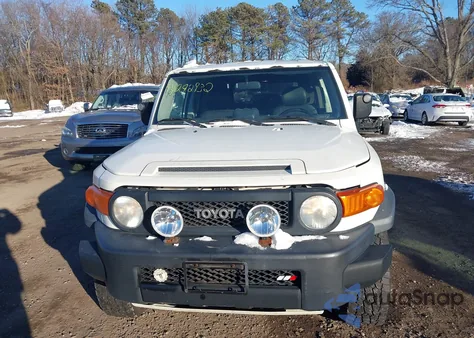 2008 Toyota Fj Cruiser z USA, uszkodzony, nr VIN JTEBU11F58K026210